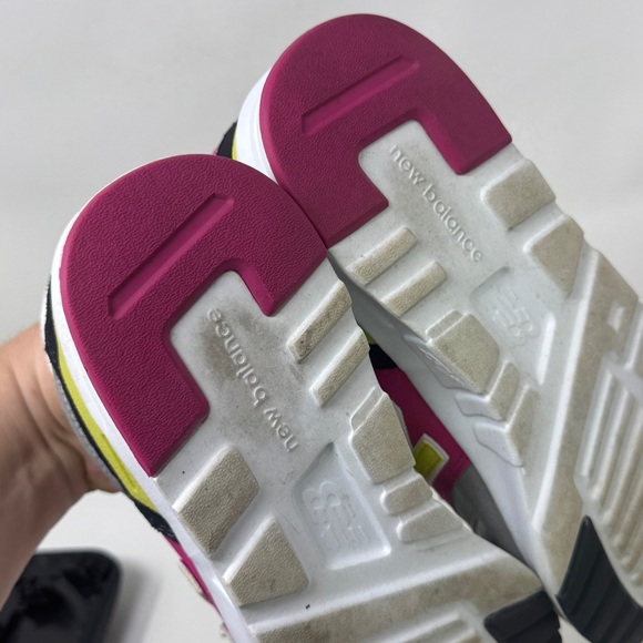 Women’s New Balance CW997HNX “Carnival Pink” sneakers sz 9 - Picture 4 of 10